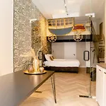 Child Favorite Coach House *