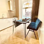 Child Favorite Coach House דירה טילבורג