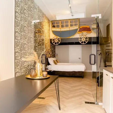 Child-friendly Coach House In *