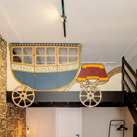 Child-friendly Coach House In *