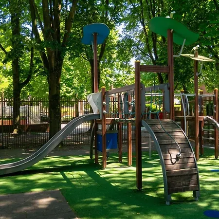 Child-friendly Coach House In * 提耳堡